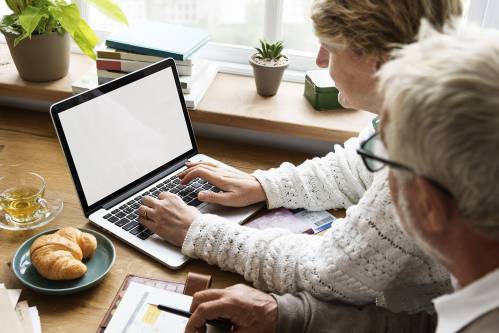 Débuter avec un ordinateur - Débutez simplement avec l'informatique et l'usage d'un ordinateur |
